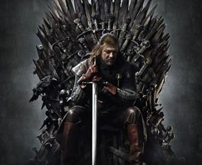 photo saison 1 Game of Thrones, Ned Stark sur le Thrones de fer