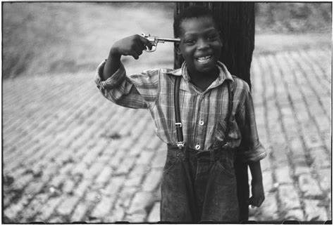 Elliott Erwitt, Pittsburgh, Pennsylvania (Boy with pistol), 1950 ...